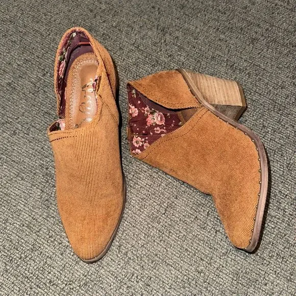 Very G Lilly Women's Bootie Sz 7.5 Brown Corduroy Casual Pull On Ankle Boots - Picture 4 of 8